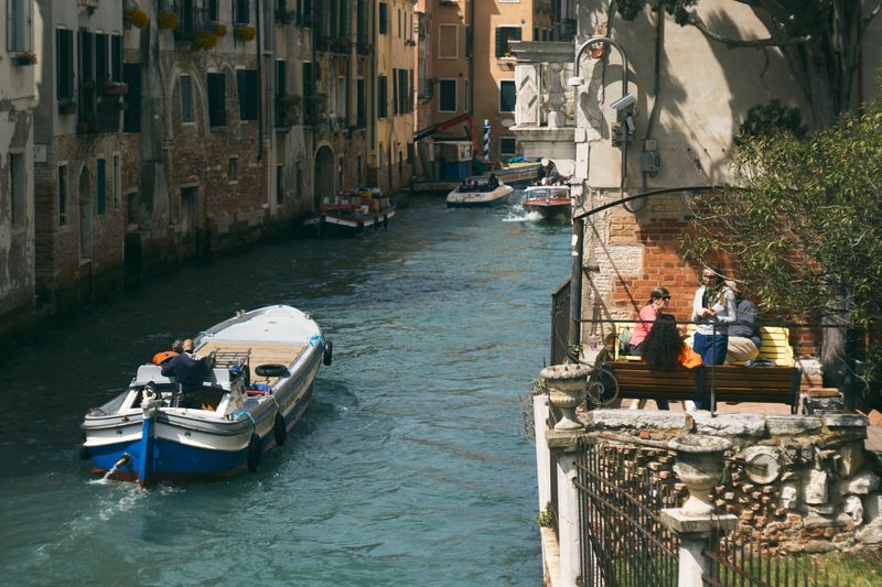 Co mají společného Benátky a sebeorganizace pohybu